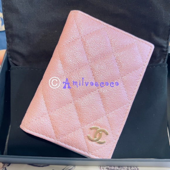 Brand new 19s pink iridescent ID card holder - Picture 1 of 5